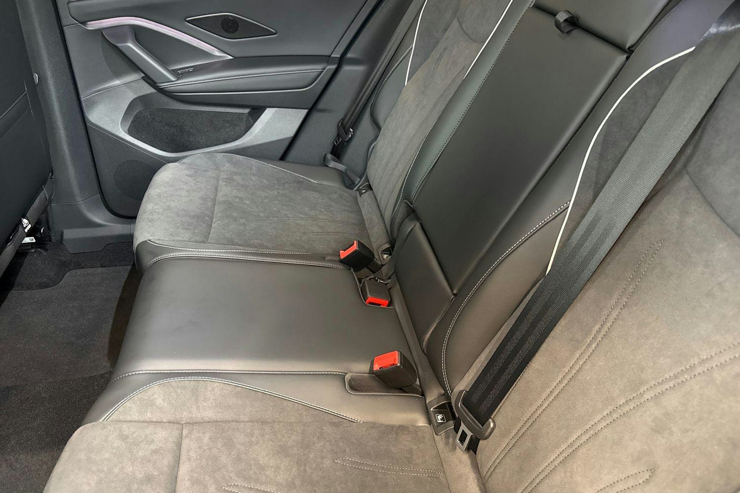 sininen Volkswagen Tiguan 2025 kuva 8.