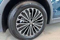 sininen Volkswagen Tiguan 2025 kuva 10.