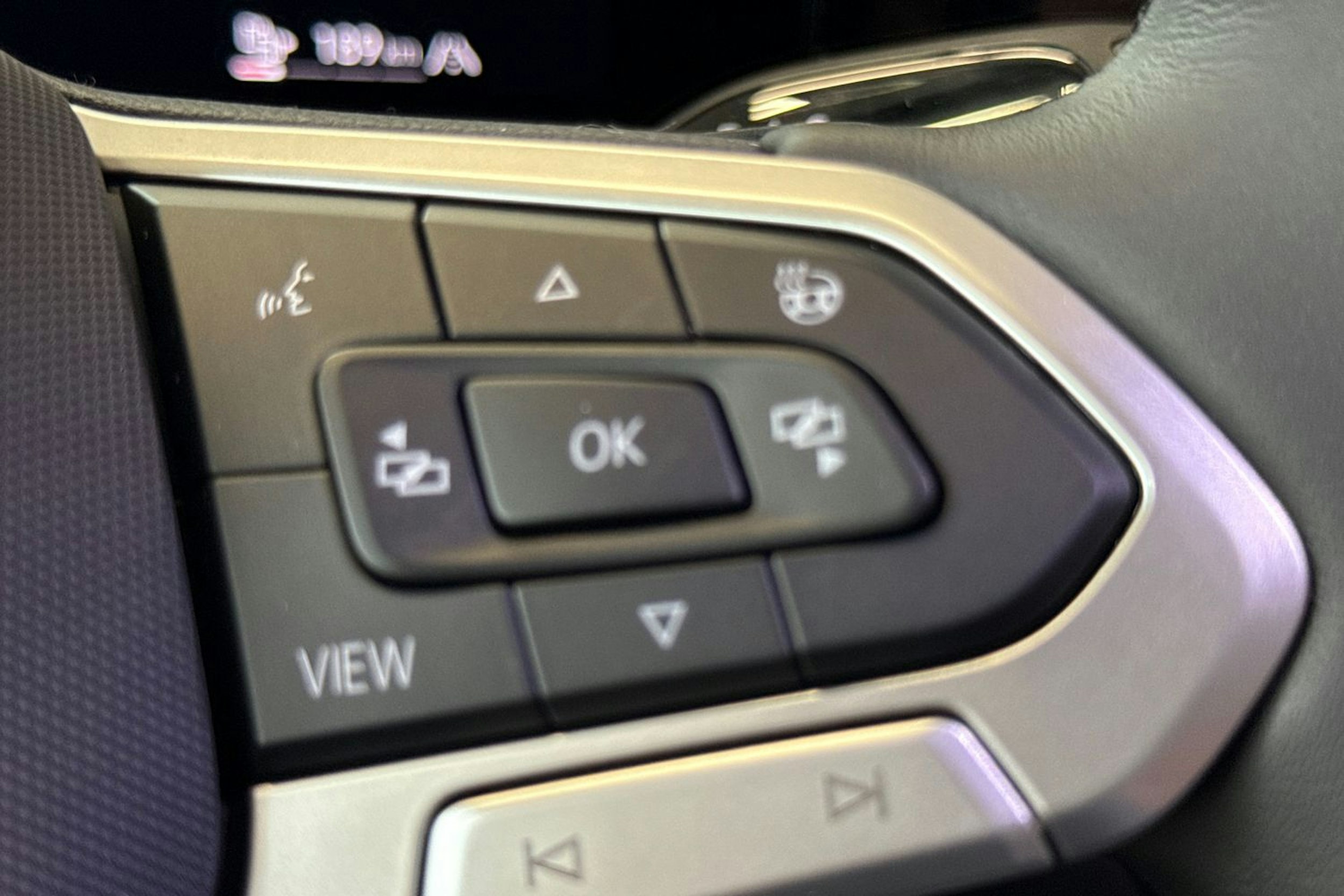 sininen Volkswagen Tiguan 2025 kuva 17.