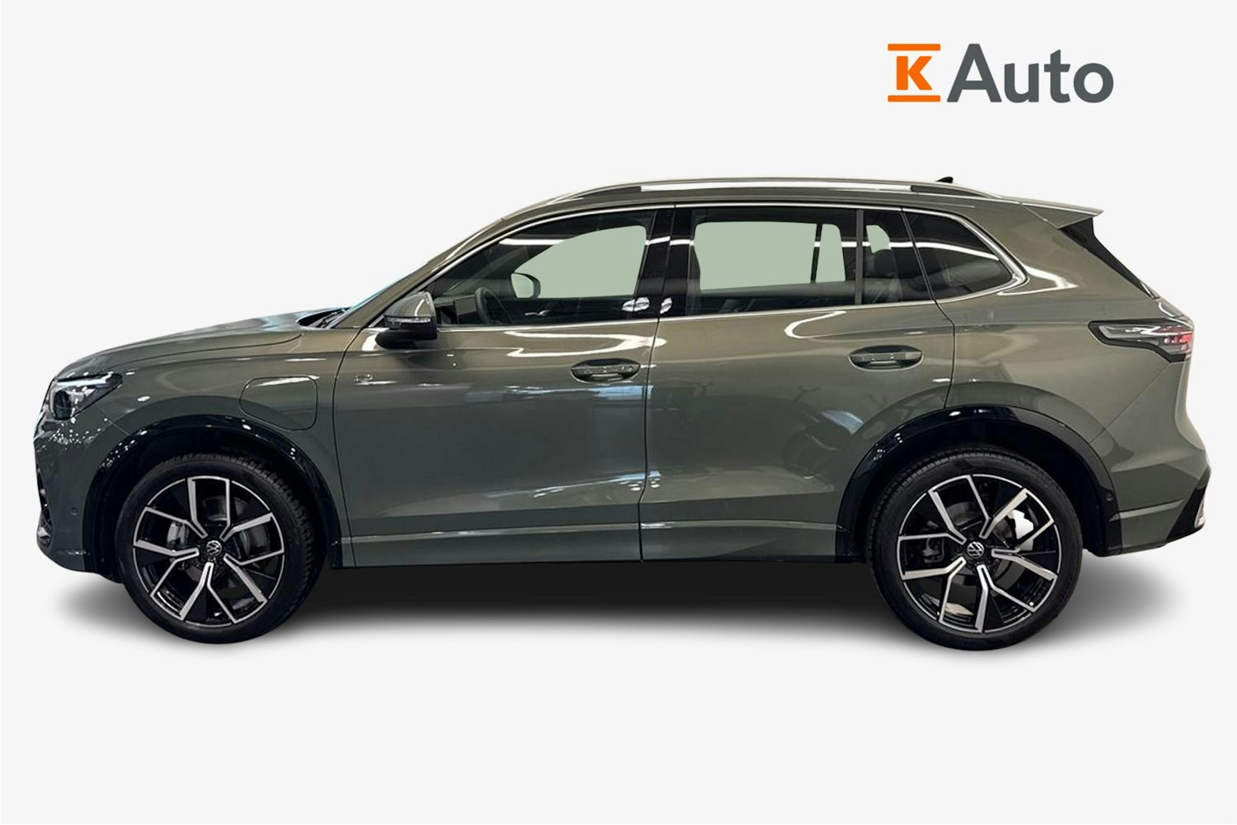Vihreä Volkswagen Tiguan 2025 kuva 5.