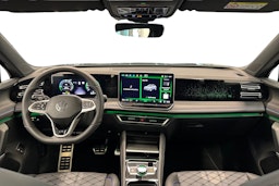 Vihreä Volkswagen Tiguan 2025 kuva 7.
