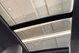 Vihreä Volkswagen Tiguan 2025 kuva 15.