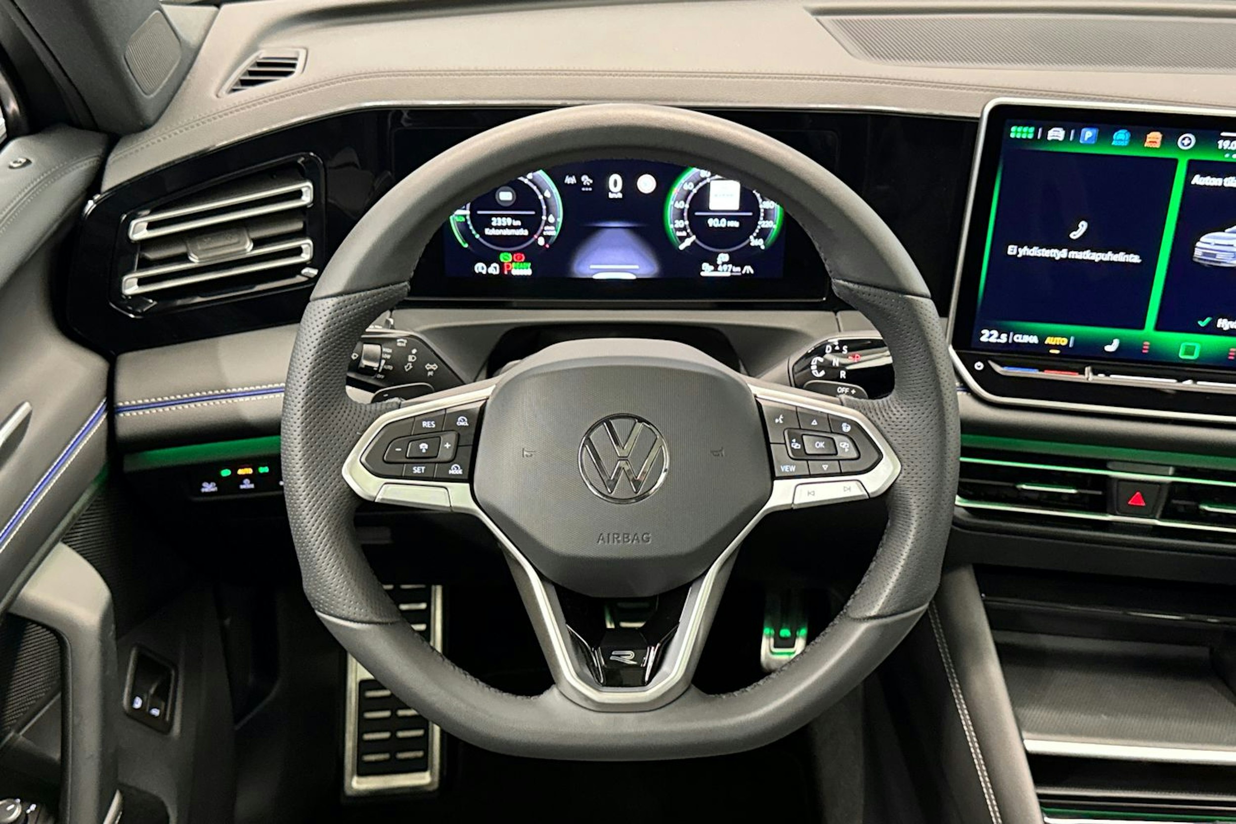 Vihreä Volkswagen Tiguan 2025 kuva 16.