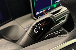 Vihreä Volkswagen Tiguan 2025 kuva 24.