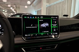 Vihreä Volkswagen Tiguan 2025 kuva 25.
