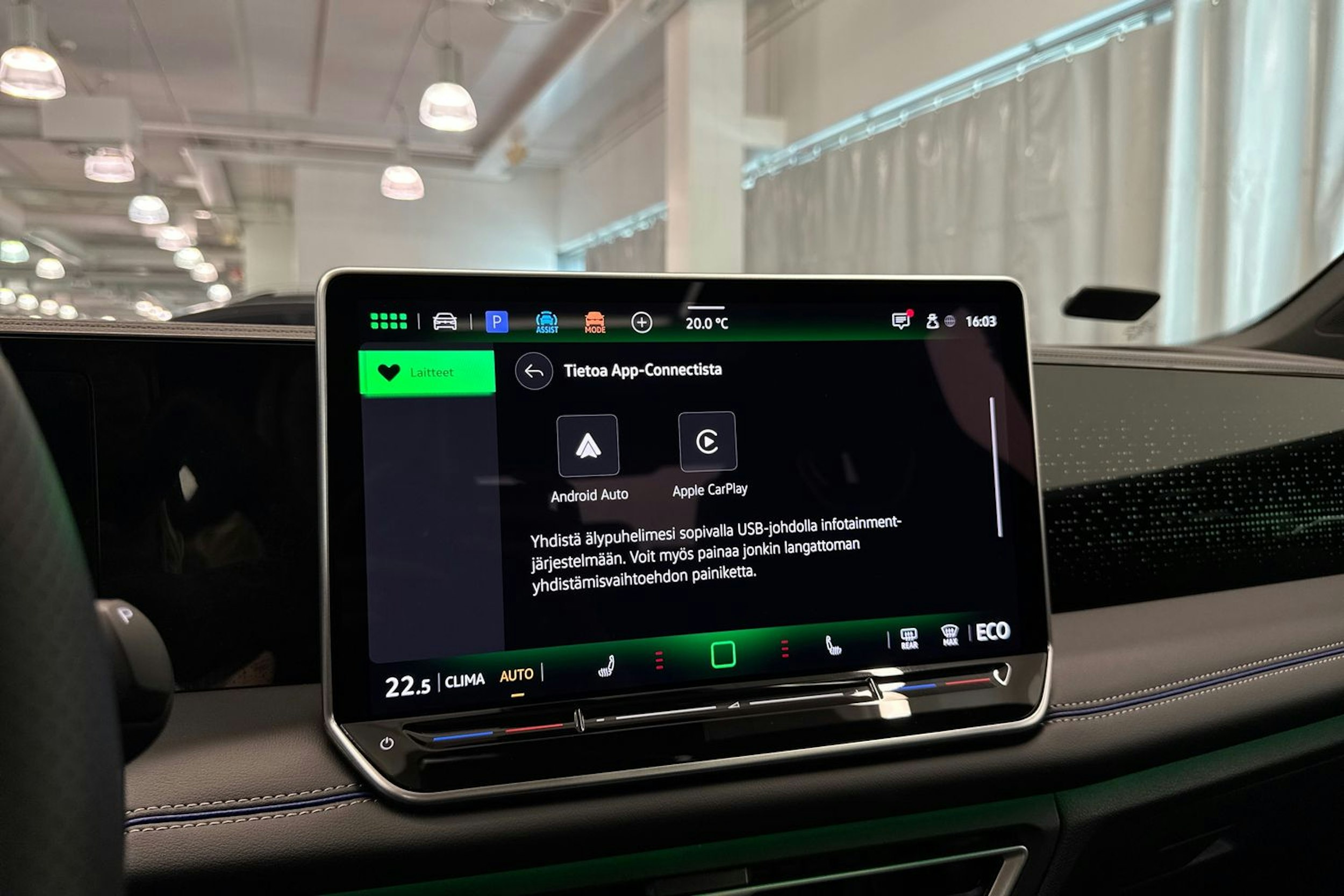 Vihreä Volkswagen Tiguan 2025 kuva 27.
