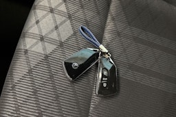 Vihreä Volkswagen Tiguan 2025 kuva 31.
