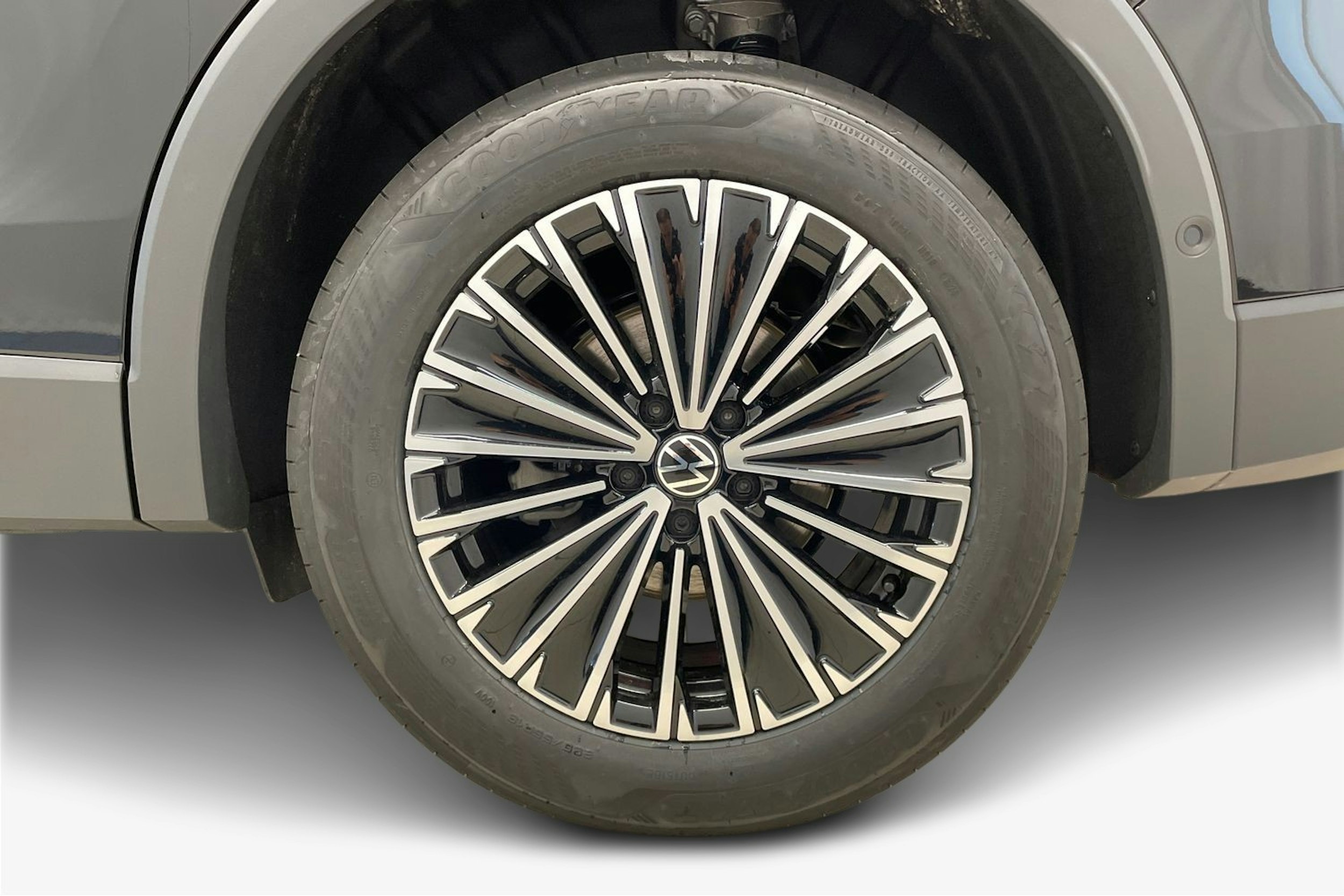 musta Volkswagen Tiguan 2025 kuva 9.