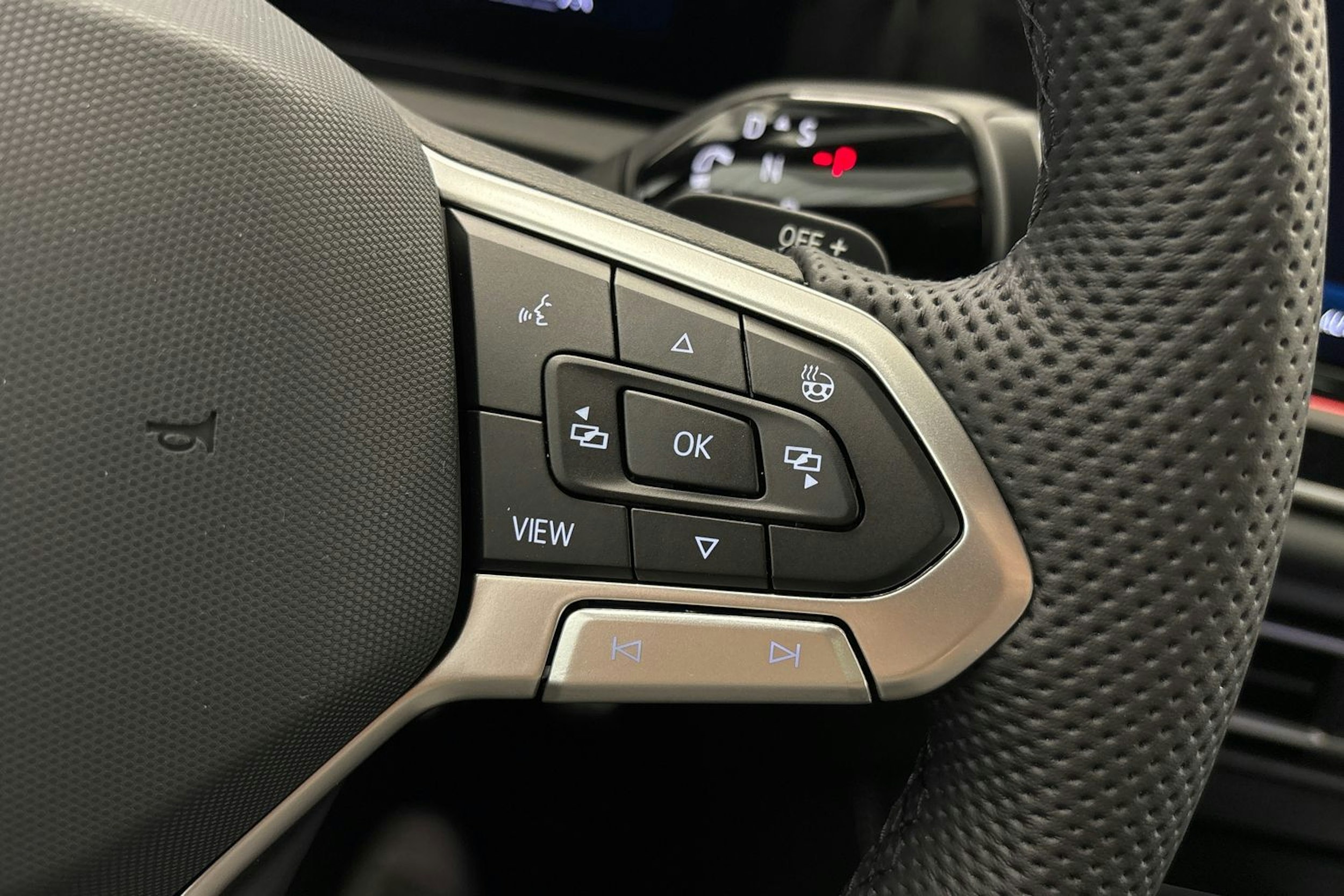 valkoinen Volkswagen Tiguan 2025 kuva 15.