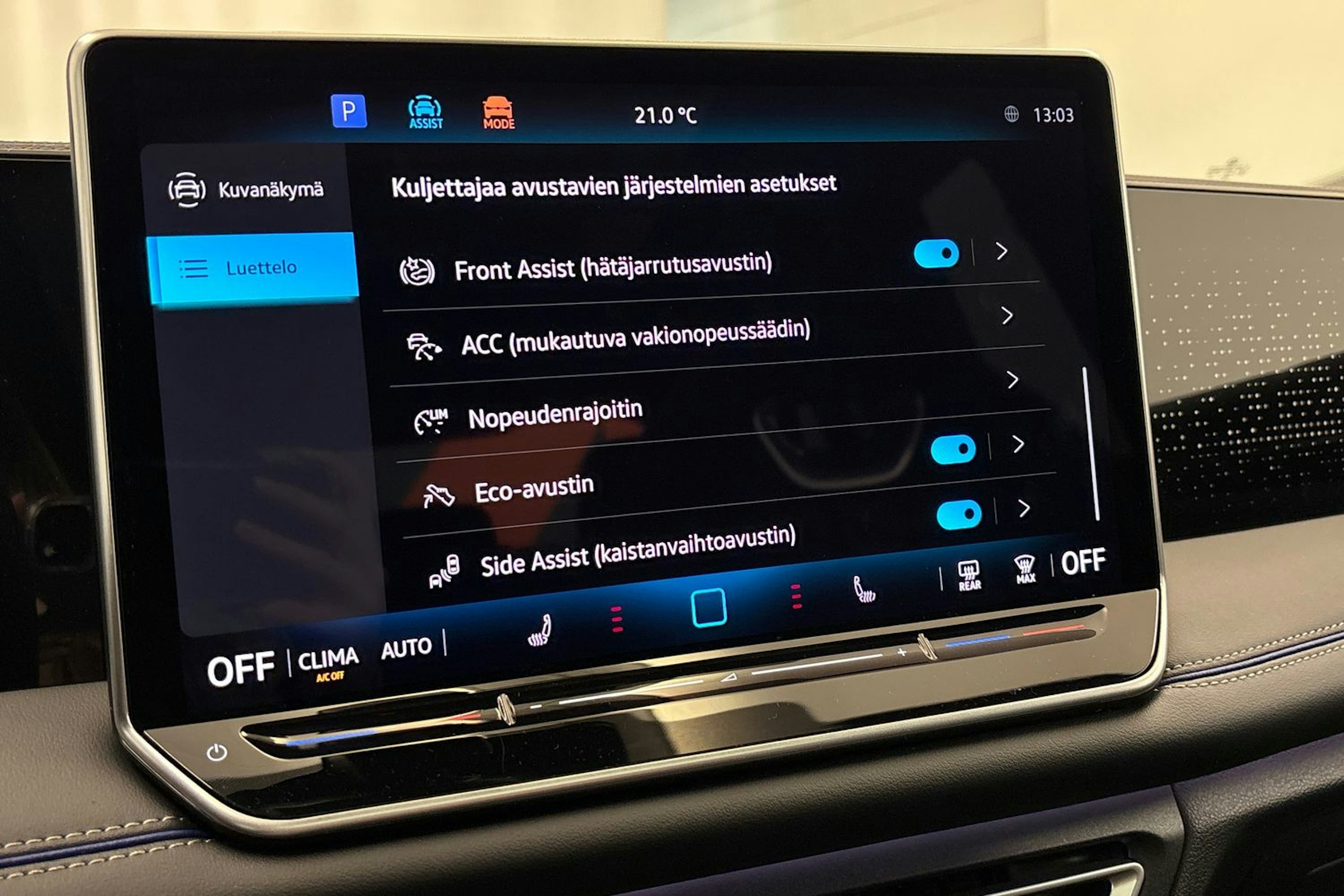 valkoinen Volkswagen Tiguan 2025 kuva 18.