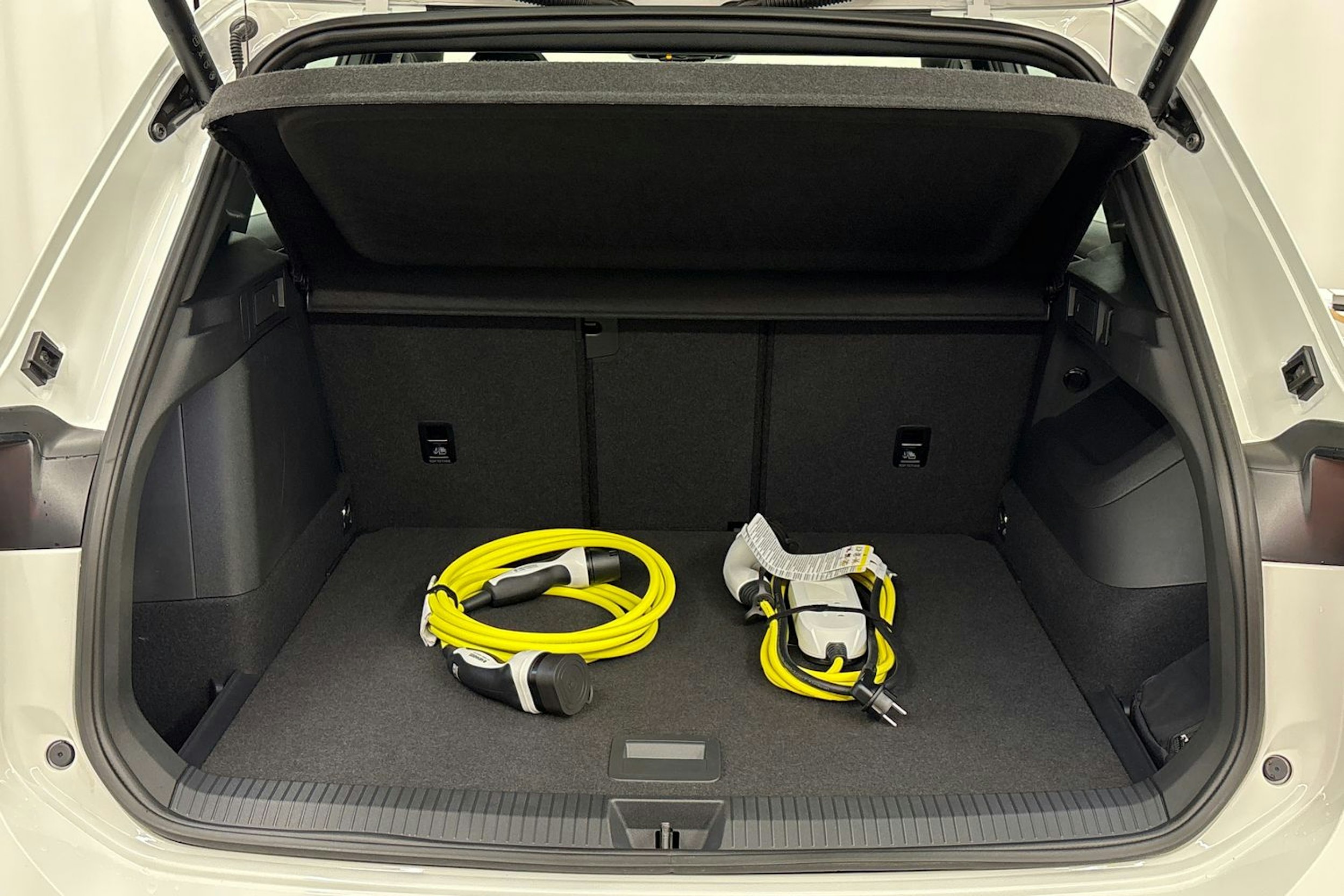 valkoinen Volkswagen Tiguan 2025 kuva 24.