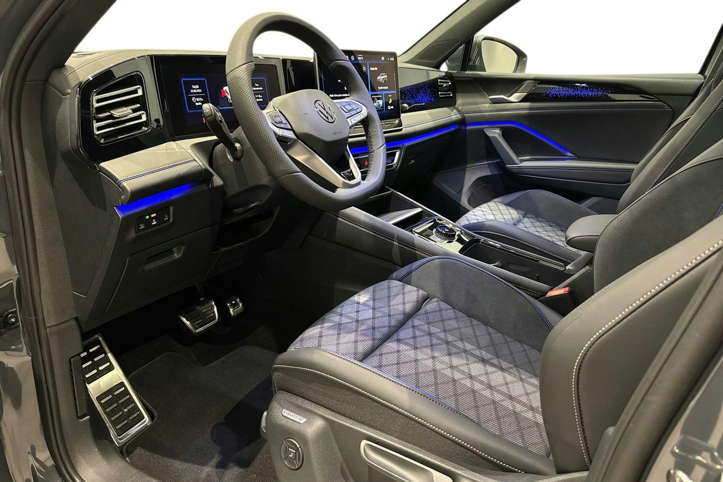 met. harmaa Volkswagen Tiguan 2025 kuva 6.