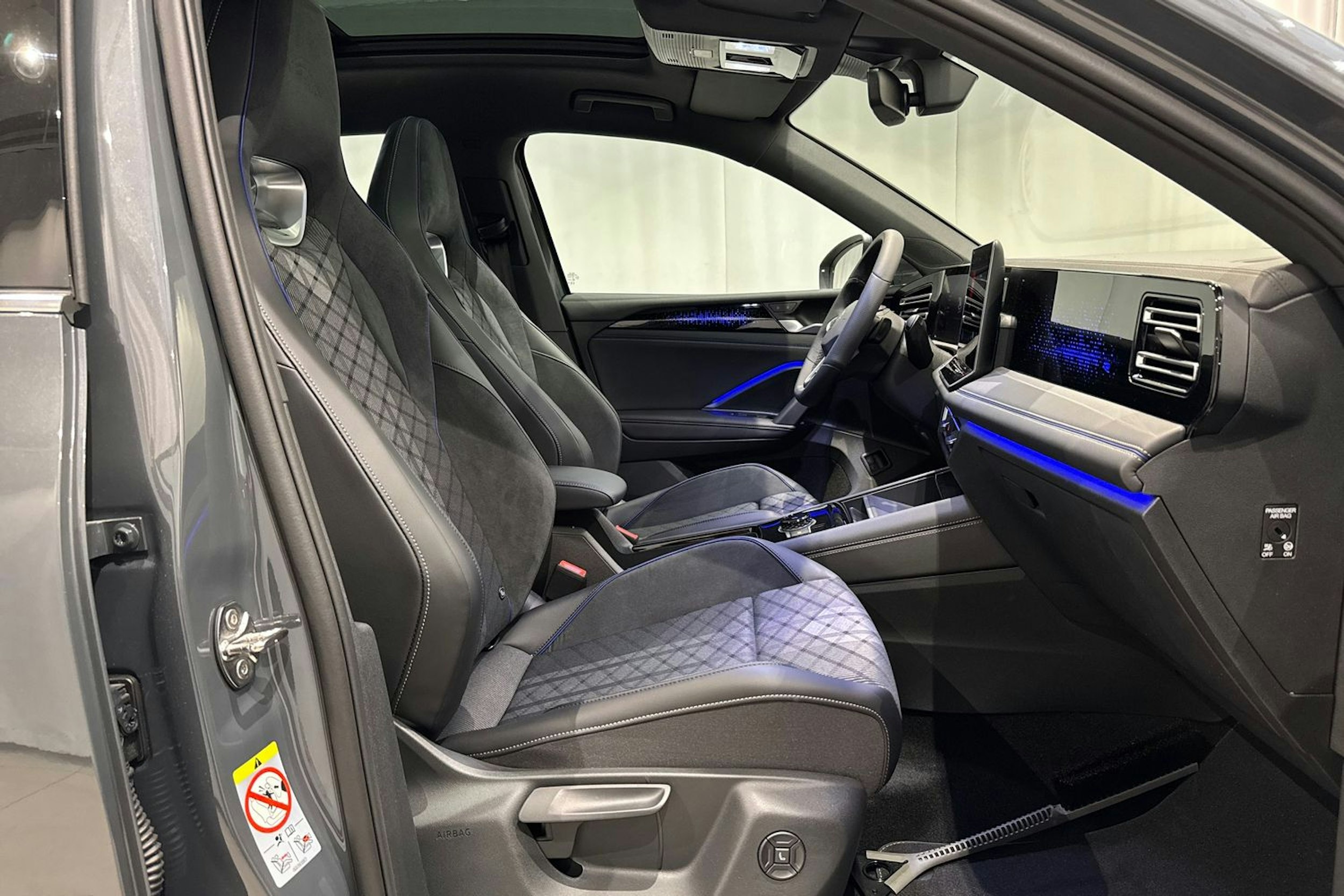 met. harmaa Volkswagen Tiguan 2025 kuva 14.