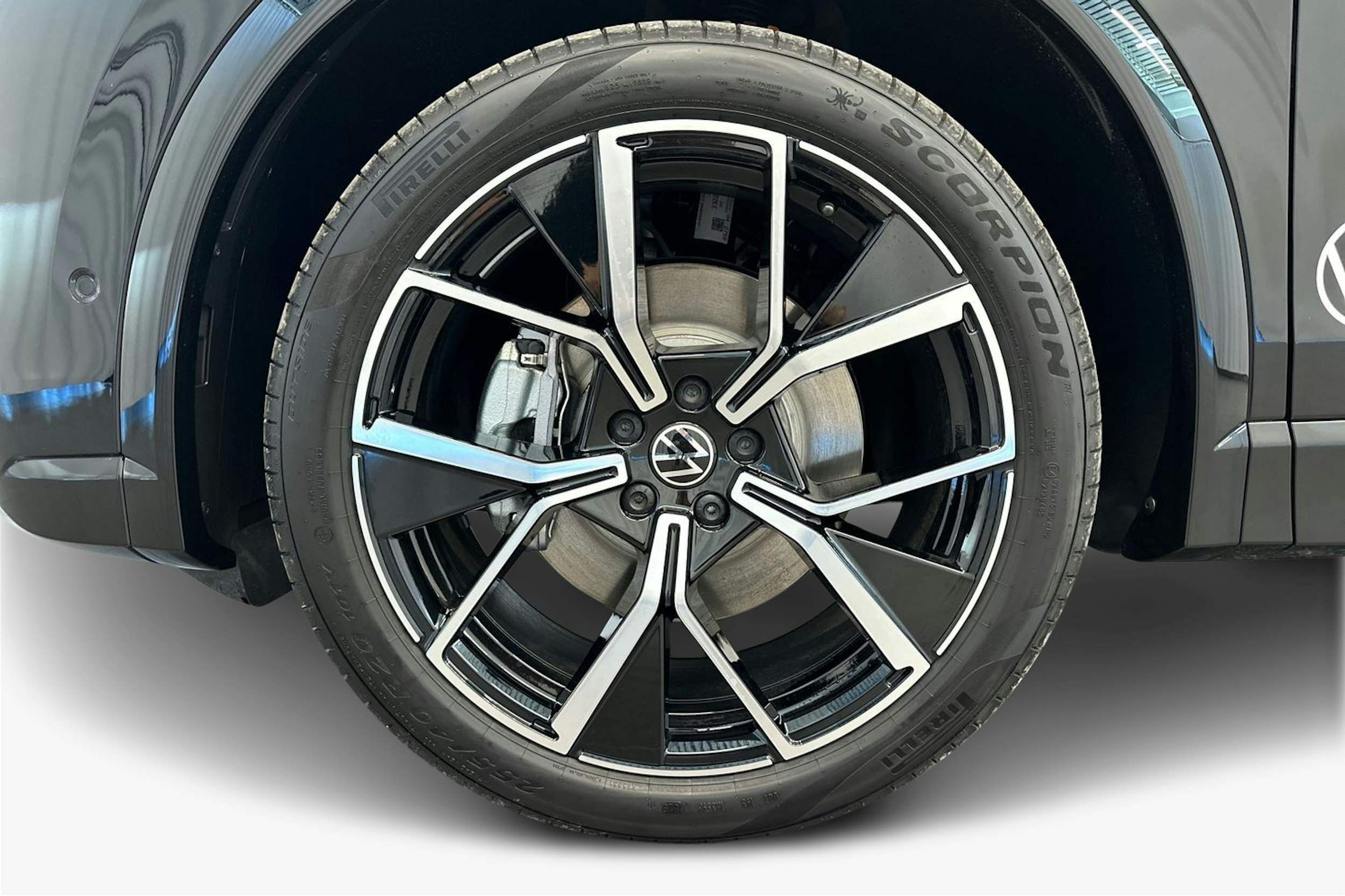 met. musta Volkswagen Tiguan 2025 kuva 9.