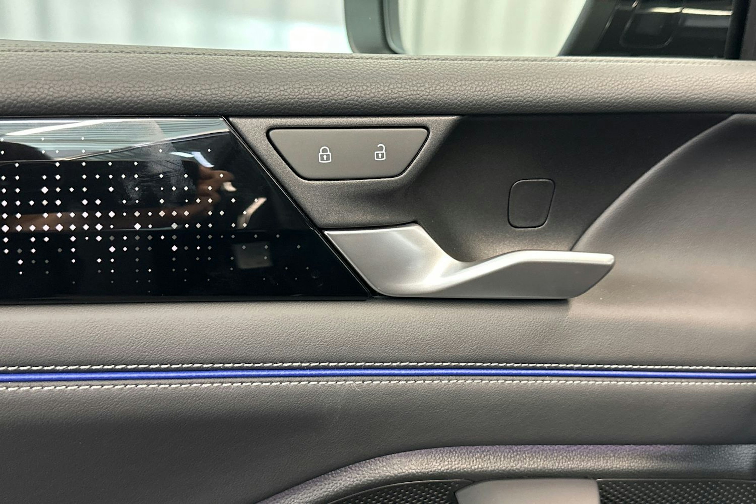 met. musta Volkswagen Tiguan 2025 kuva 15.