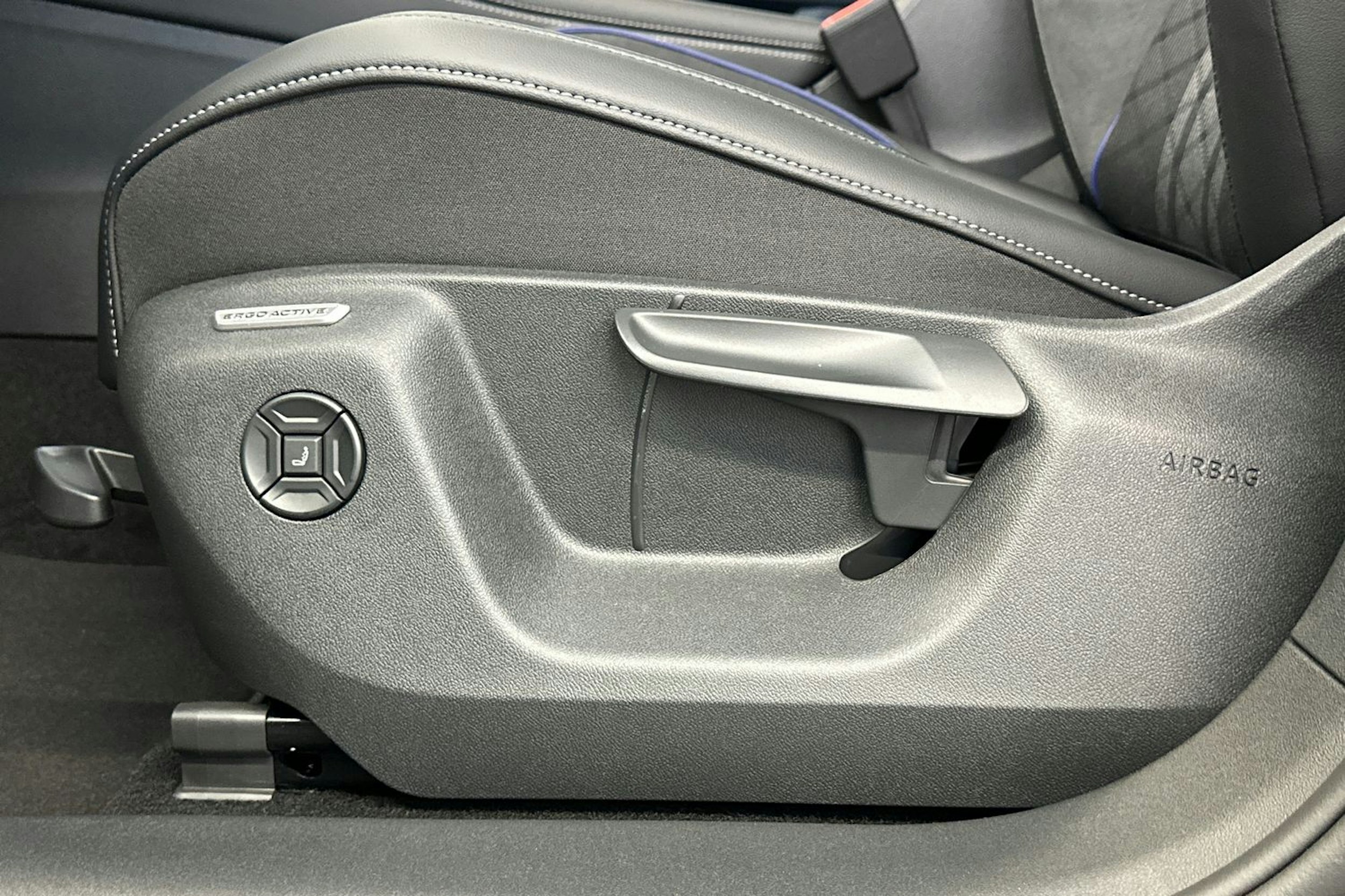 met. musta Volkswagen Tiguan 2025 kuva 18.