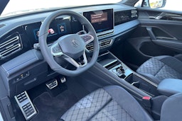 valkoinen Volkswagen Tiguan 2025 kuva 6.