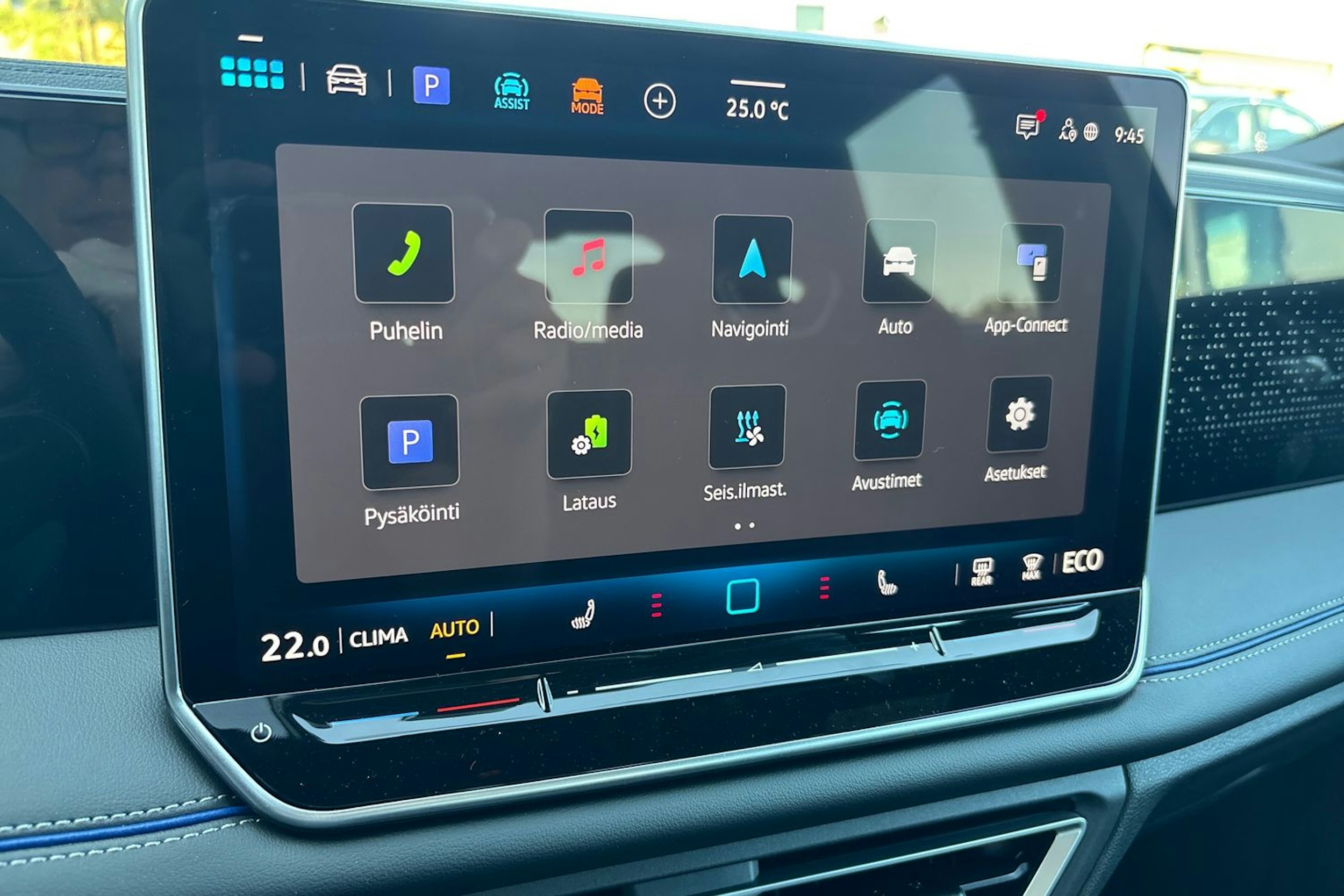 valkoinen Volkswagen Tiguan 2025 kuva 16.