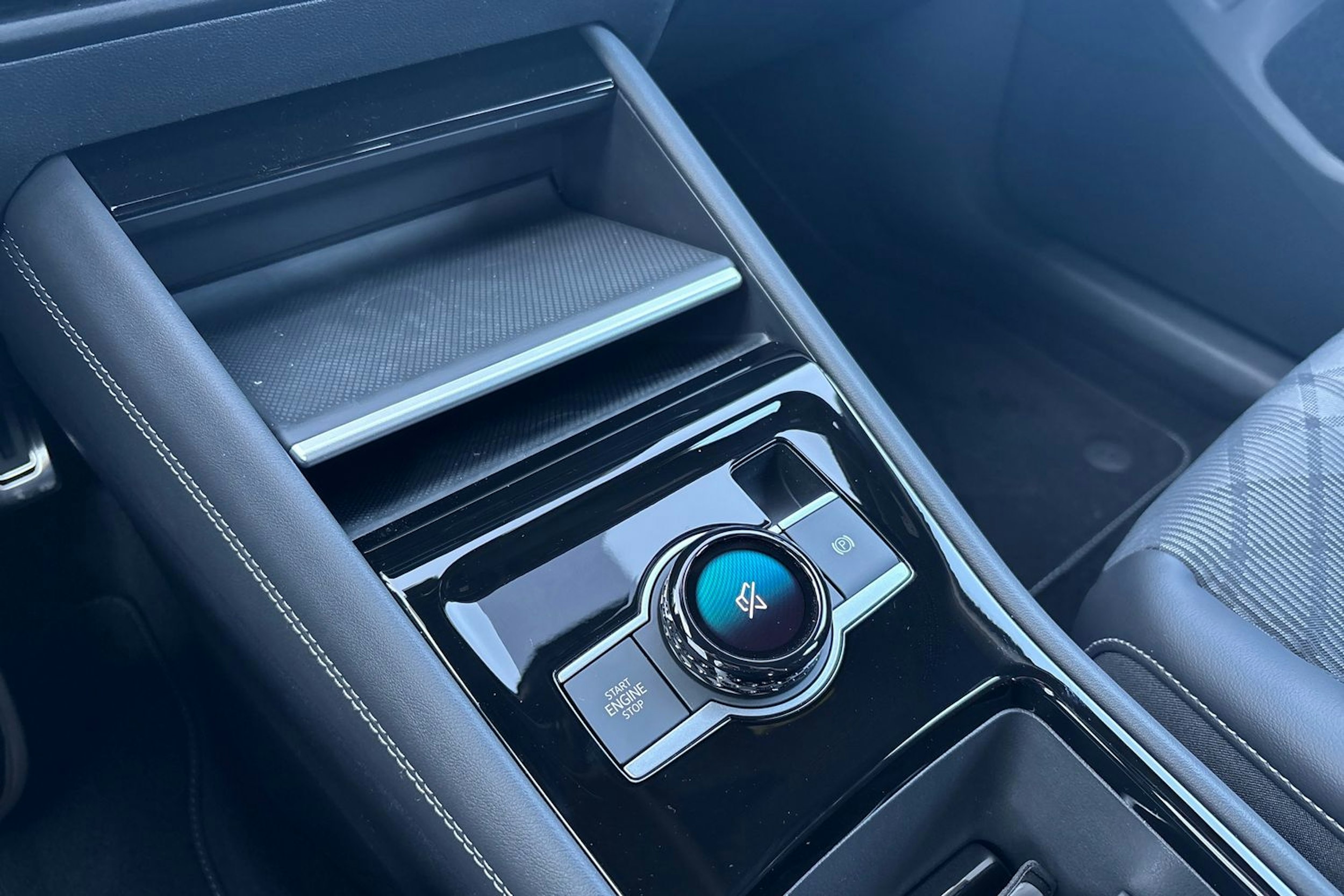 valkoinen Volkswagen Tiguan 2025 kuva 18.