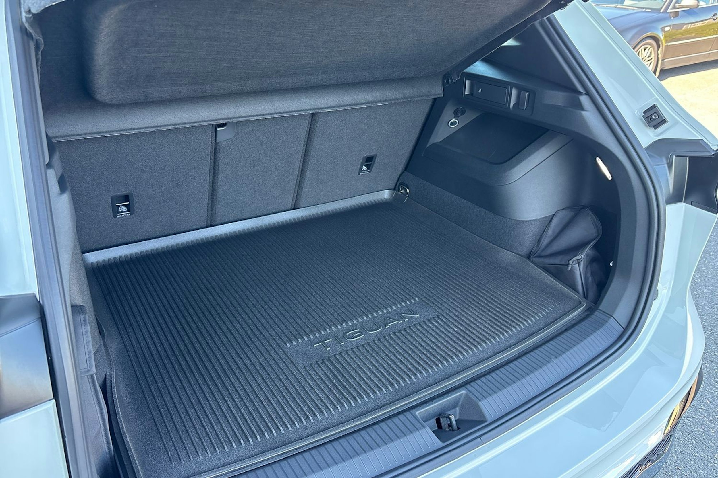valkoinen Volkswagen Tiguan 2025 kuva 19.