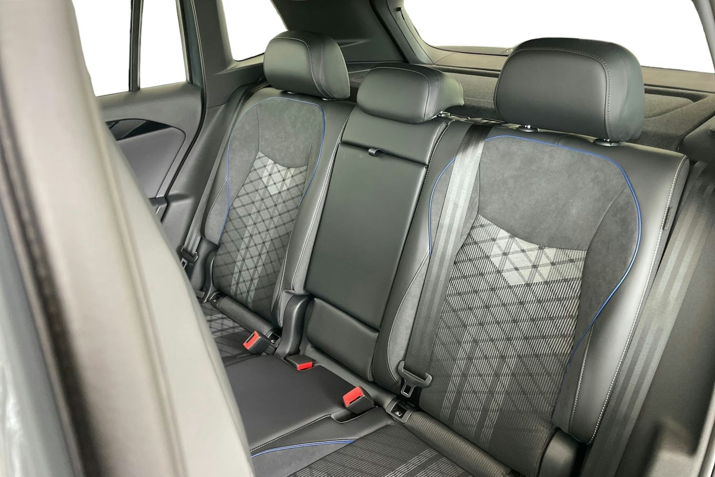 met. harmaa Volkswagen Tiguan 2025 kuva 8.