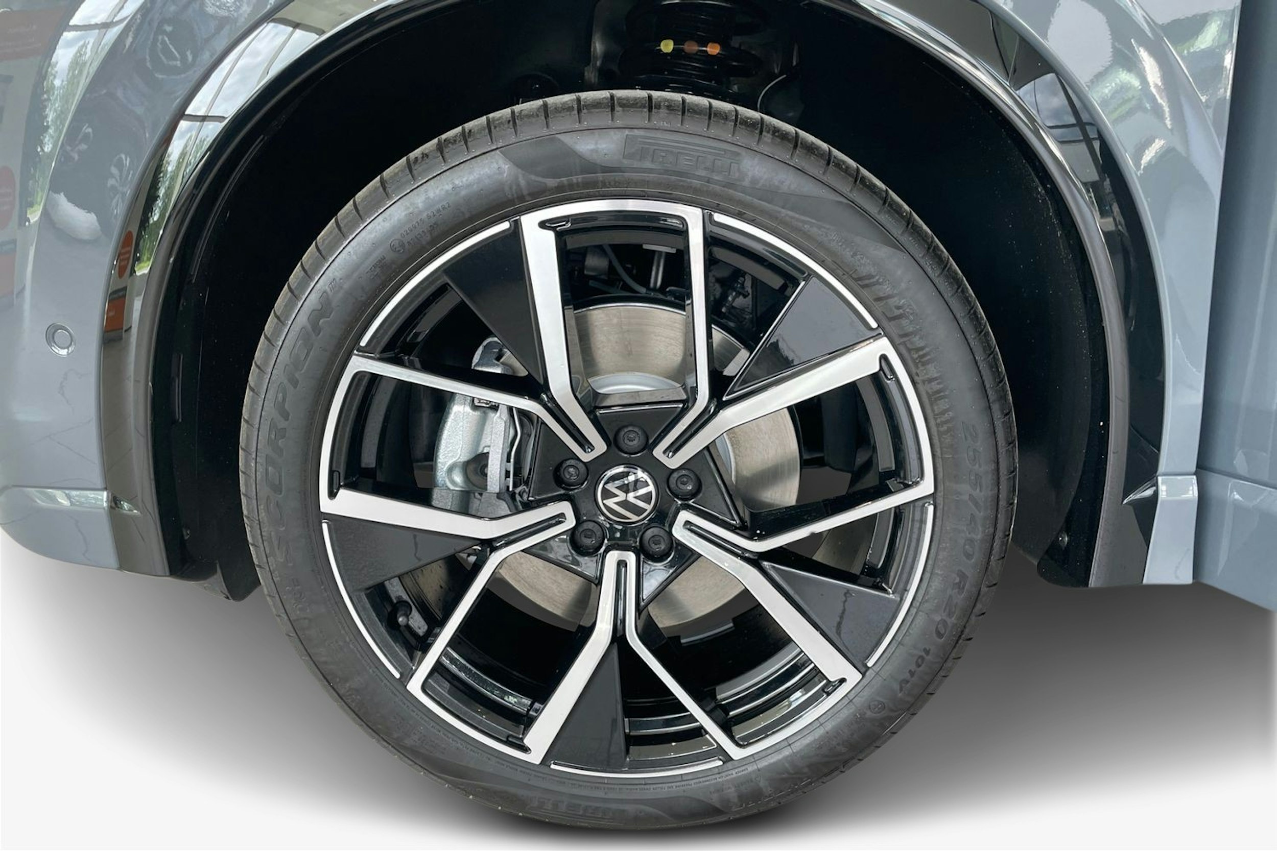 met. harmaa Volkswagen Tiguan 2025 kuva 9.