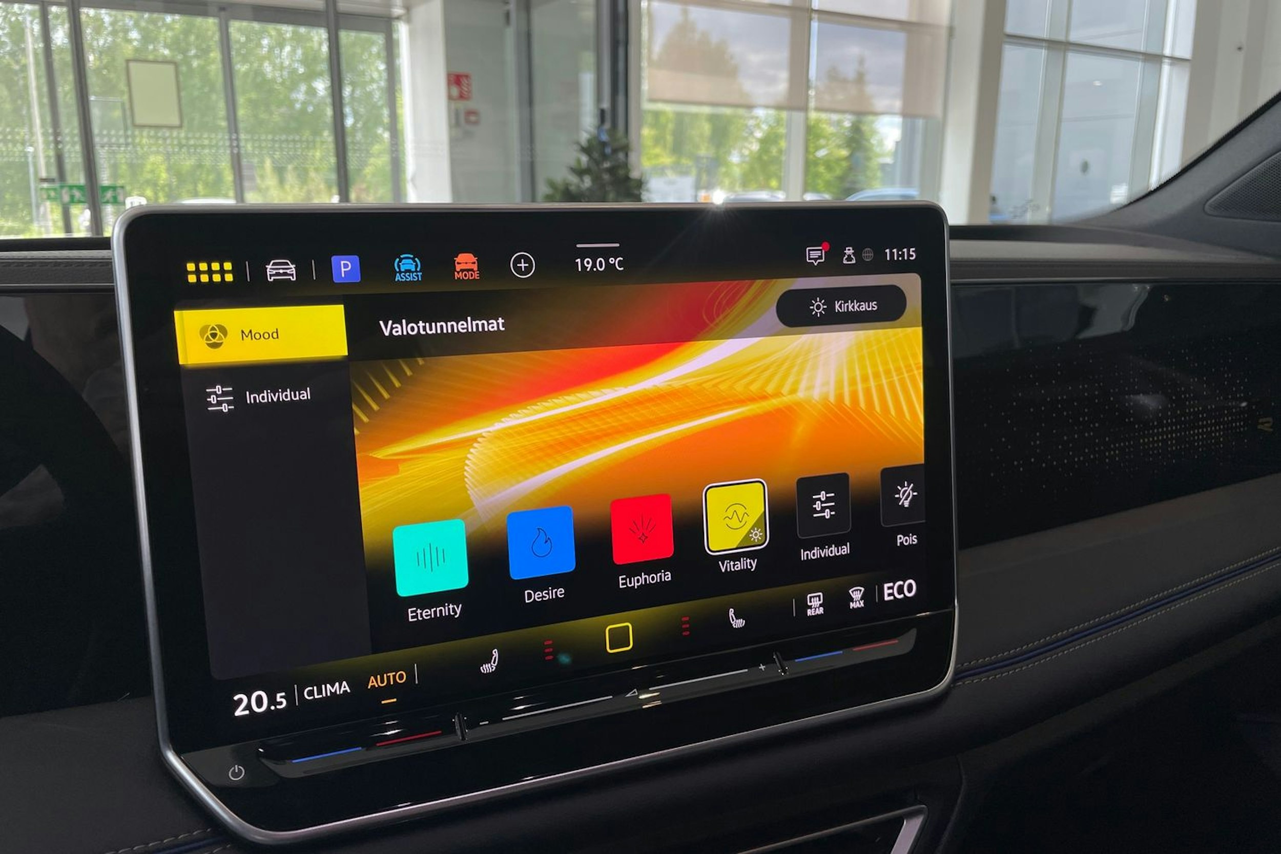 met. harmaa Volkswagen Tiguan 2025 kuva 16.