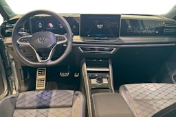 harmaa Volkswagen Tiguan 2025 kuva 7.