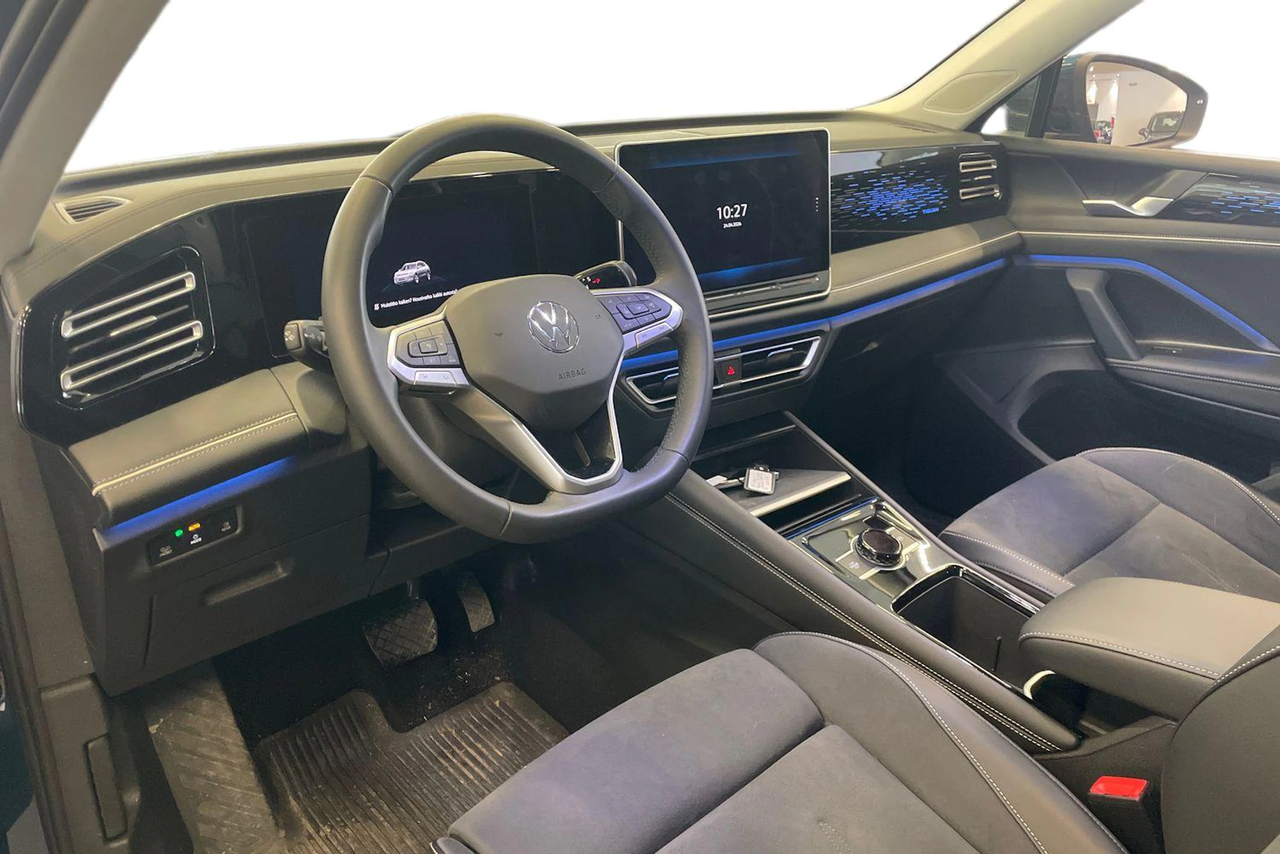 Sininen Volkswagen Tiguan 2025 kuva 3.