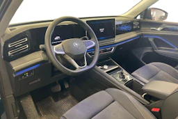 Sininen Volkswagen Tiguan 2025 kuva 3.