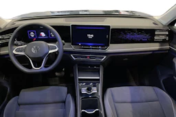 Sininen Volkswagen Tiguan 2025 kuva 9.