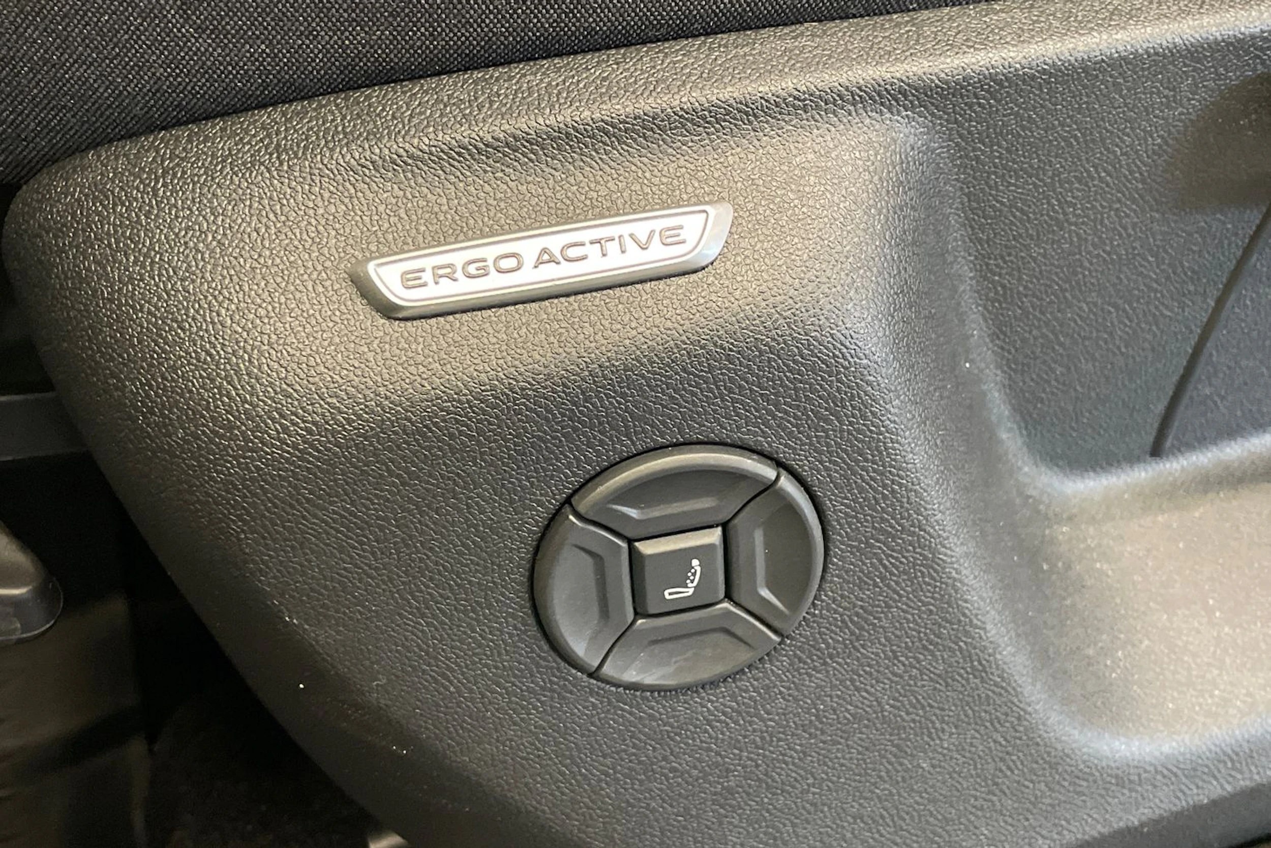 Sininen Volkswagen Tiguan 2025 kuva 15.