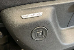 Sininen Volkswagen Tiguan 2025 kuva 15.