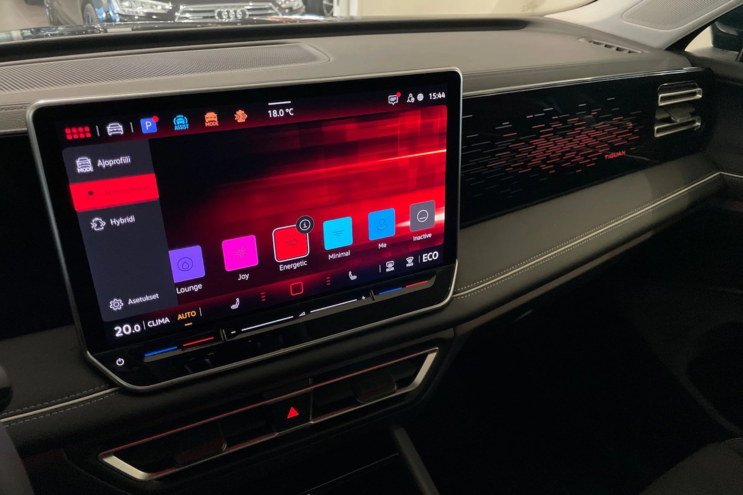 Sininen Volkswagen Tiguan 2025 kuva 21.