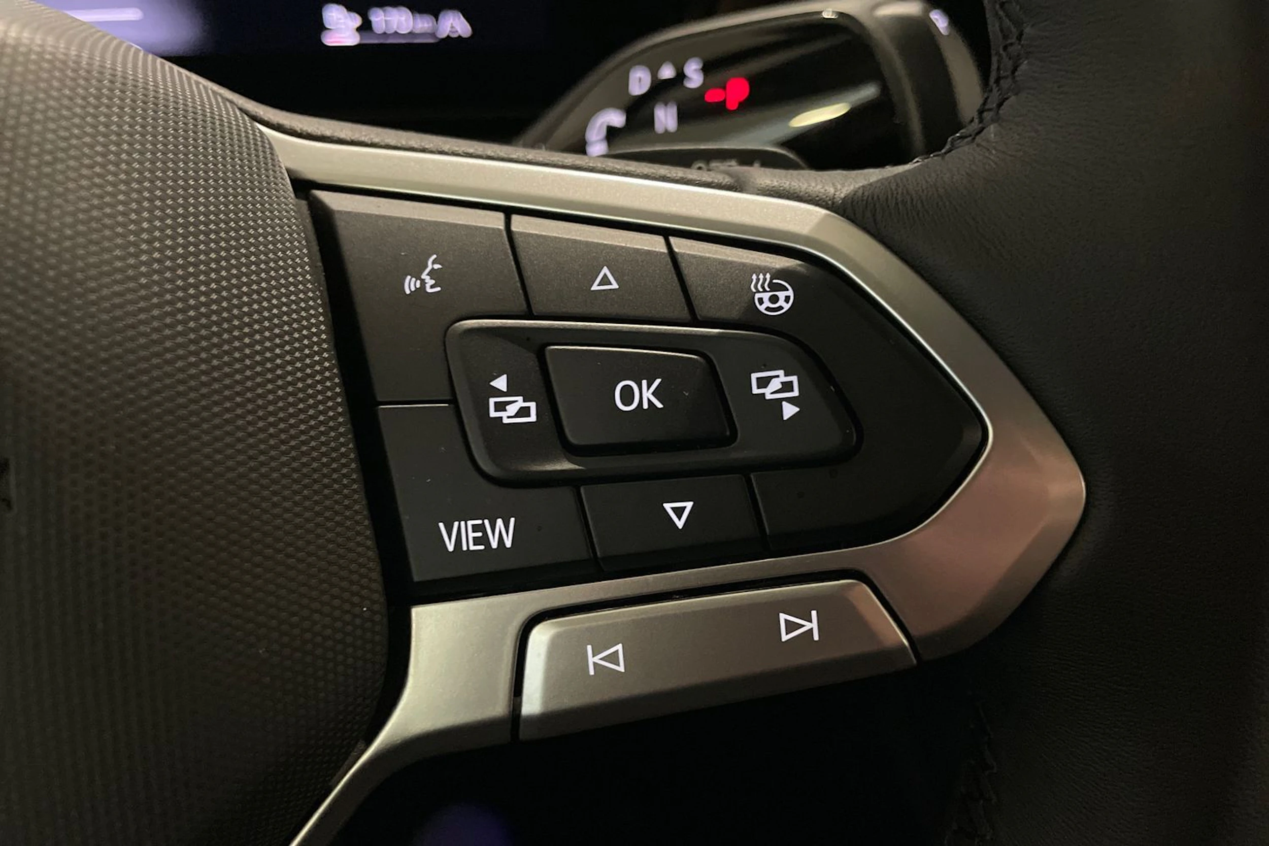 Sininen Volkswagen Tiguan 2025 kuva 23.