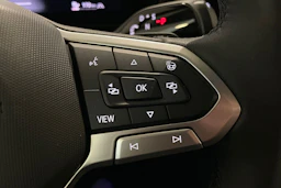 Sininen Volkswagen Tiguan 2025 kuva 23.