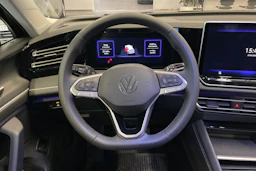 Sininen Volkswagen Tiguan 2025 kuva 26.