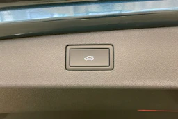 Sininen Volkswagen Tiguan 2025 kuva 28.