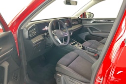 oranssi Volkswagen Tiguan 2025 kuva 6.