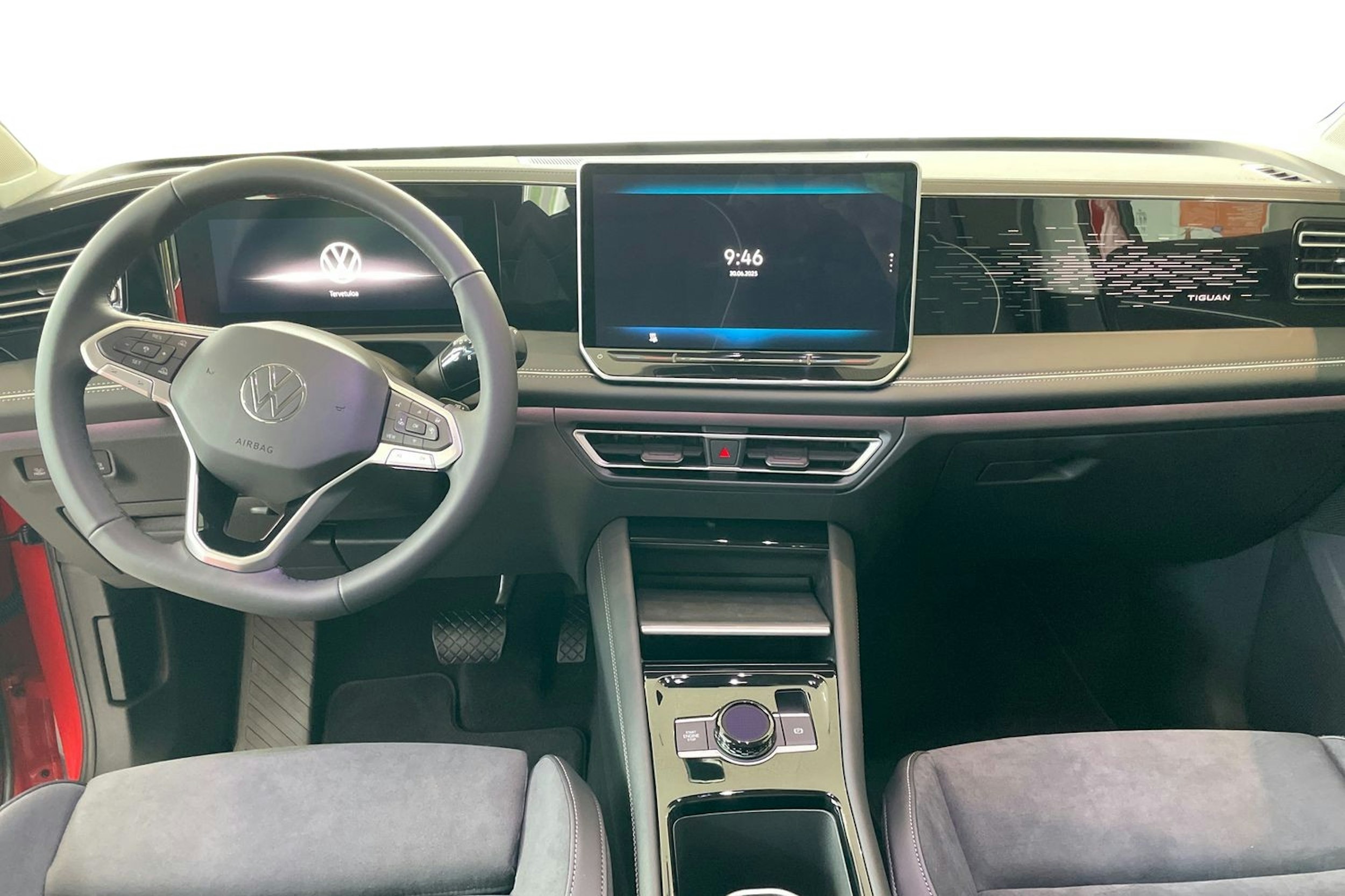 oranssi Volkswagen Tiguan 2025 kuva 7.