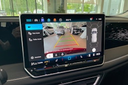 oranssi Volkswagen Tiguan 2025 kuva 12.