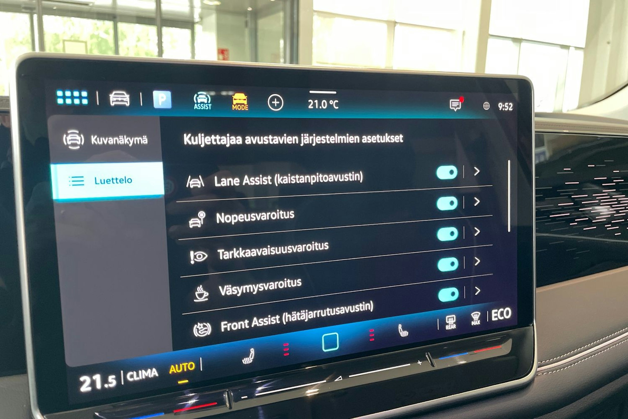 oranssi Volkswagen Tiguan 2025 kuva 14.