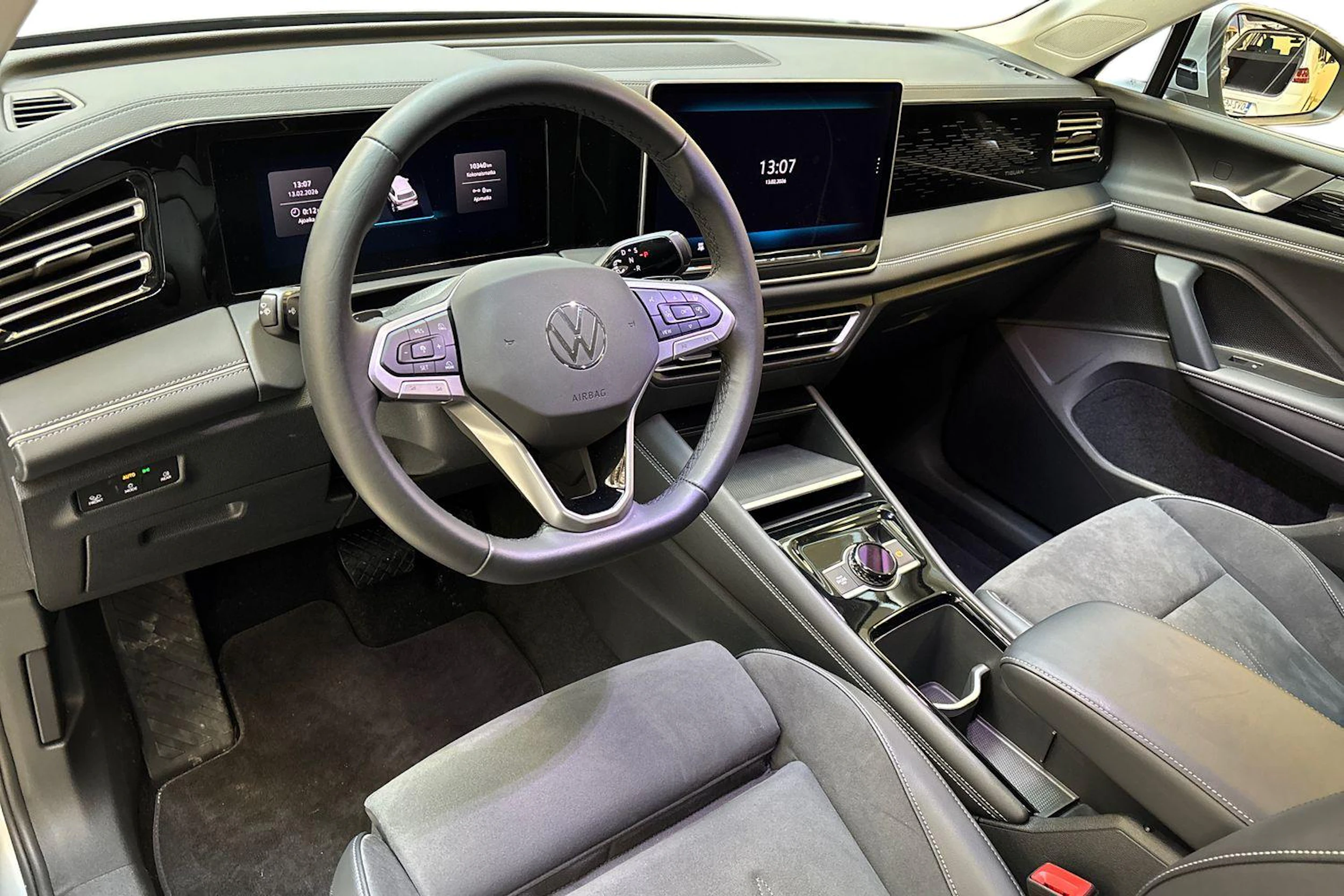 harmaa Volkswagen Tiguan 2025 kuva 6.