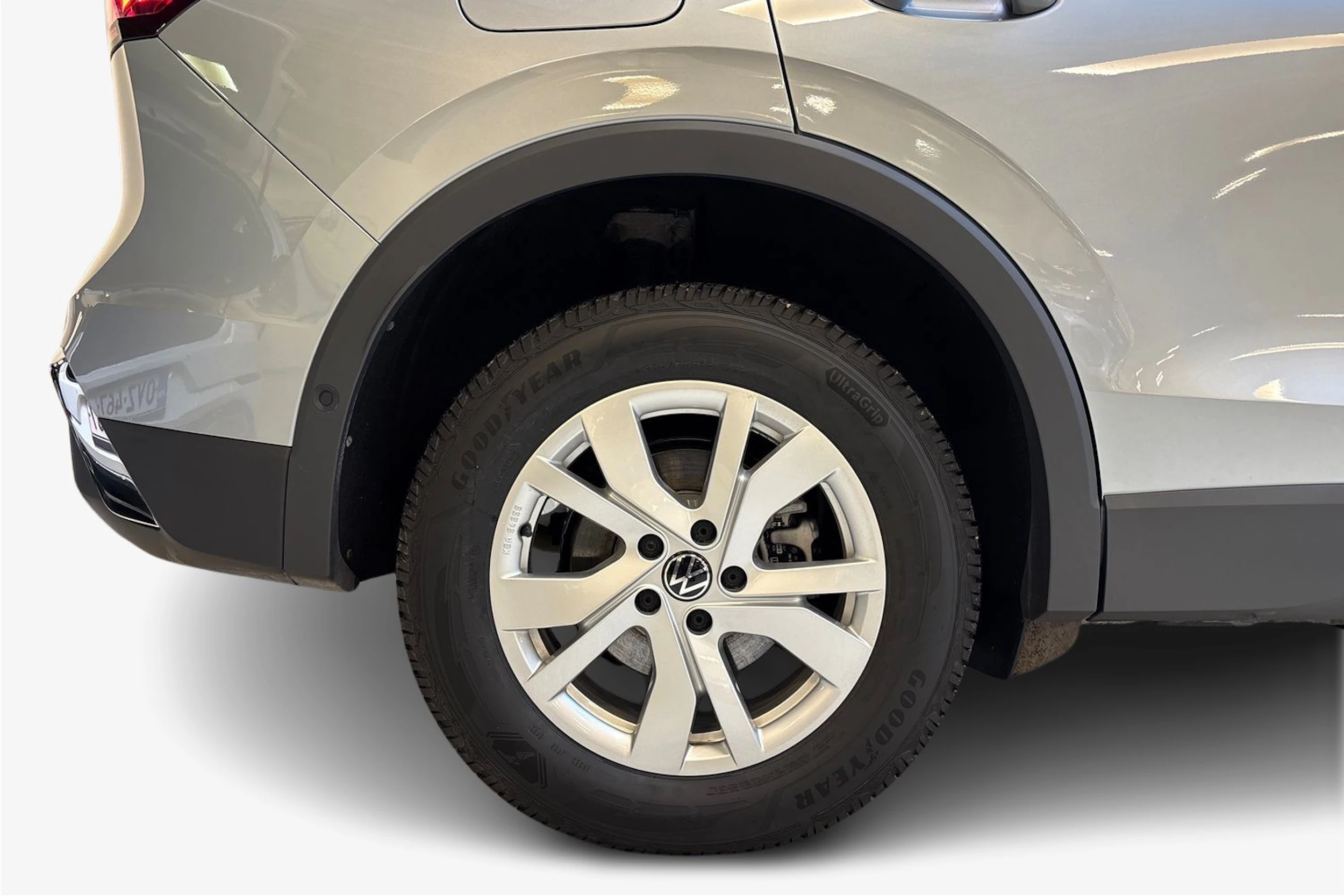 harmaa Volkswagen Tiguan 2025 kuva 9.