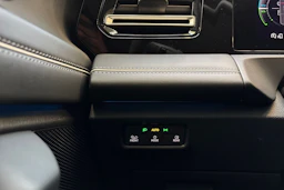 harmaa Volkswagen Tiguan 2025 kuva 13.