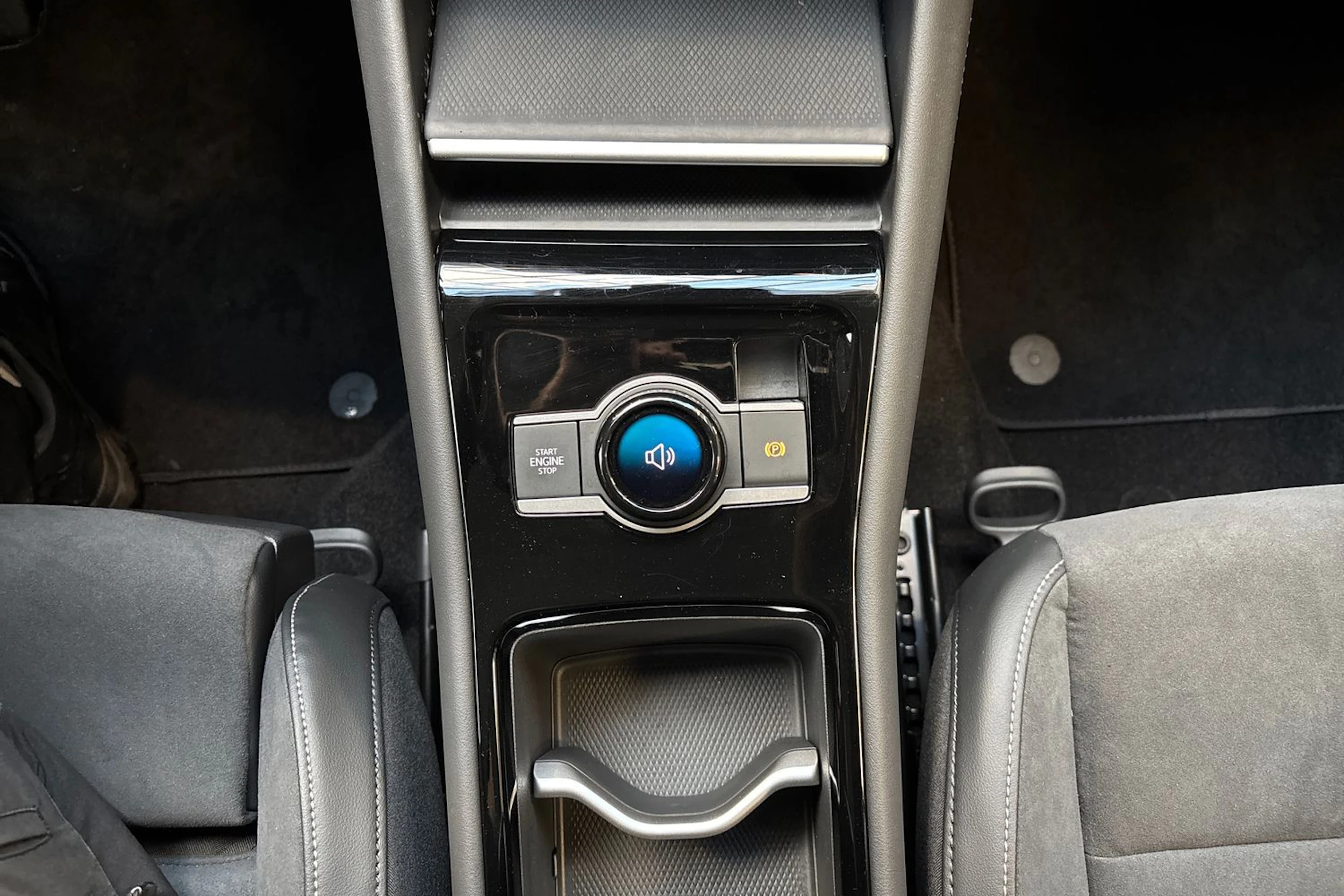 harmaa Volkswagen Tiguan 2025 kuva 18.