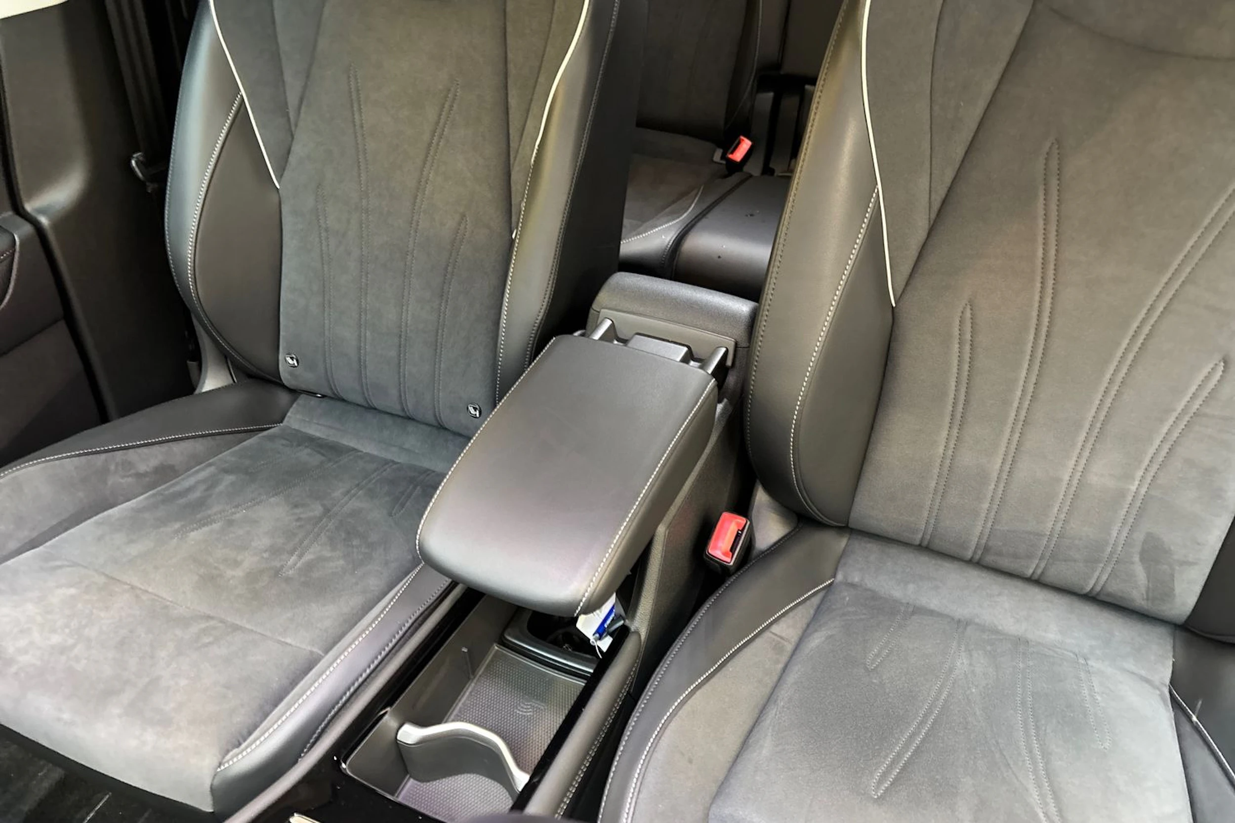 harmaa Volkswagen Tiguan 2025 kuva 19.