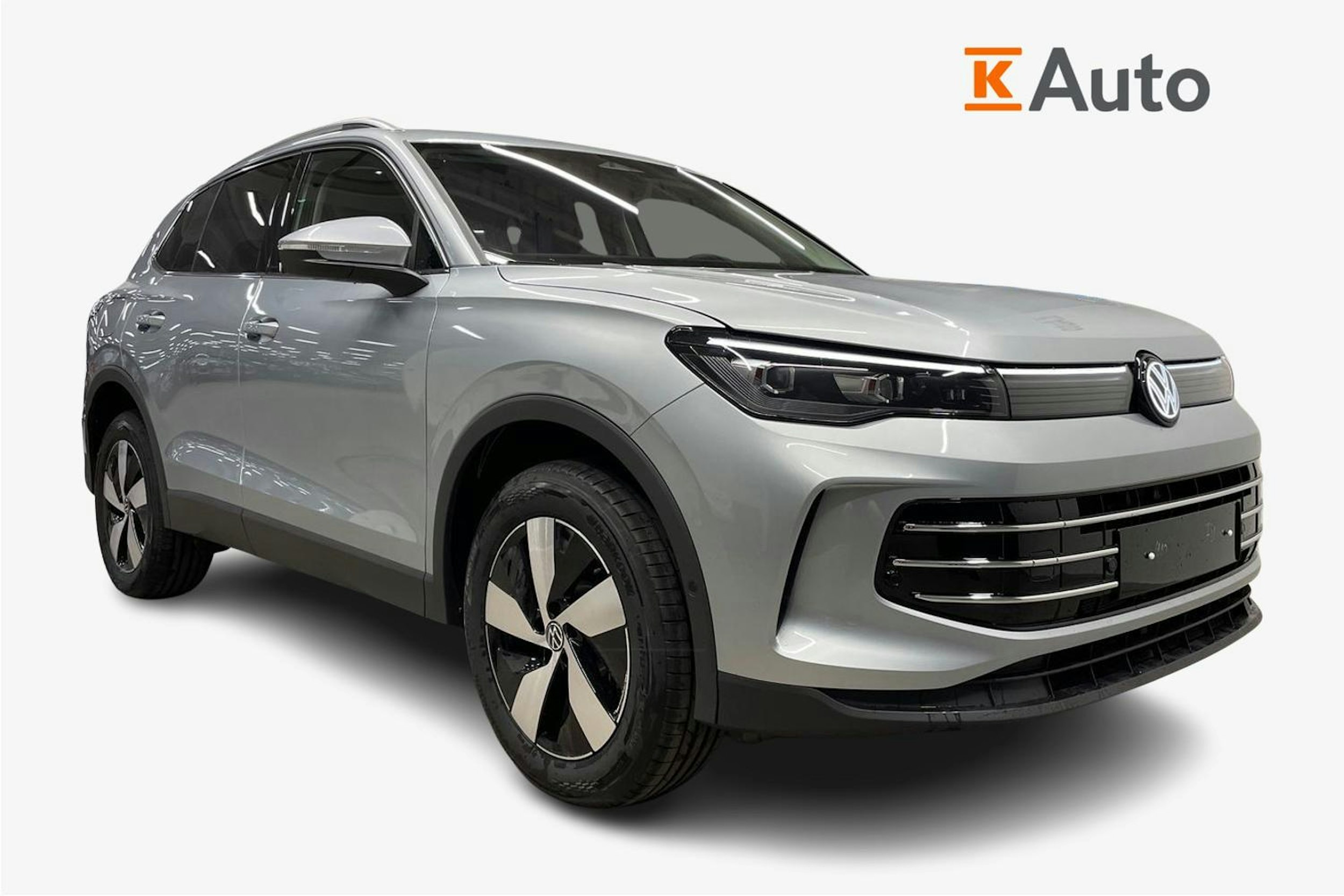 harmaa Volkswagen Tiguan 2025 kuva 1.