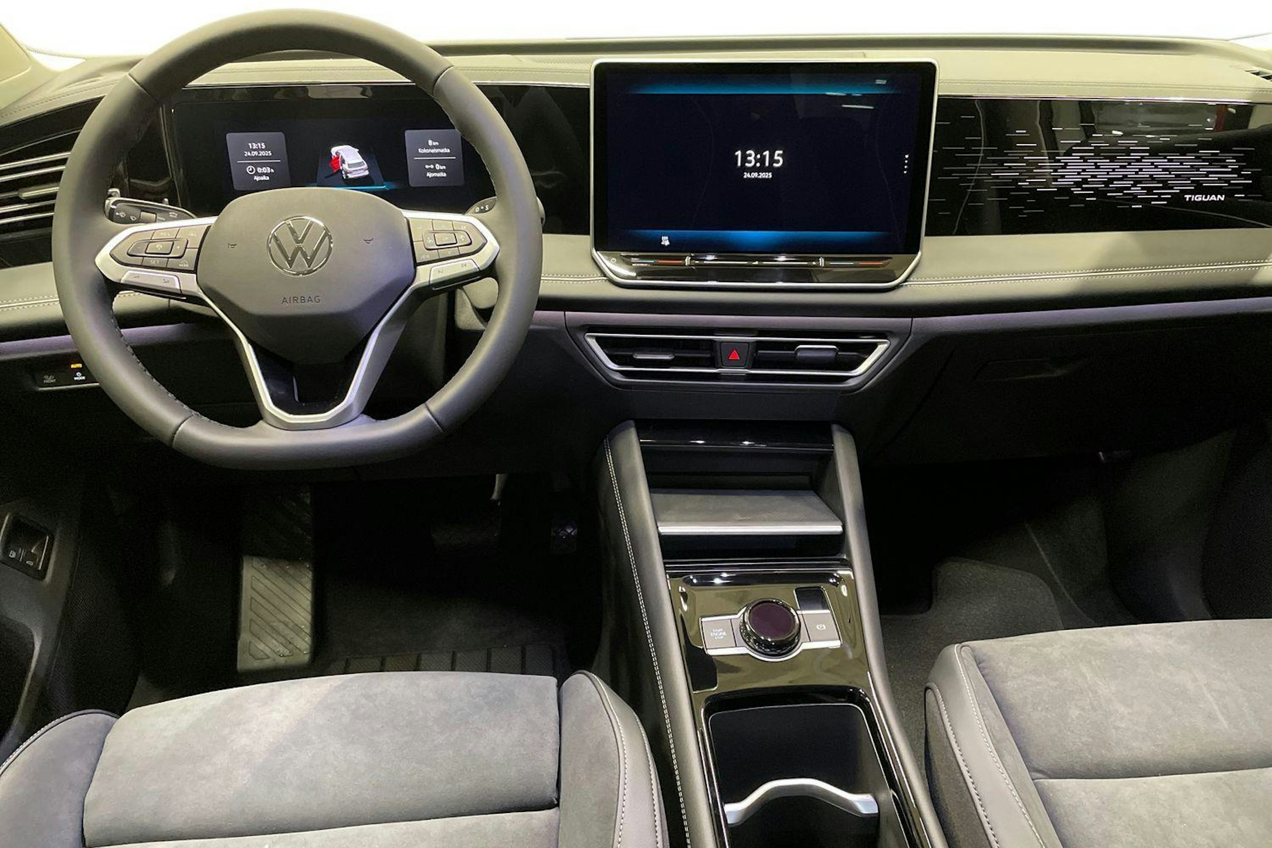 harmaa Volkswagen Tiguan 2025 kuva 7.