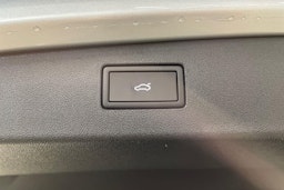 harmaa Volkswagen Tiguan 2025 kuva 16.